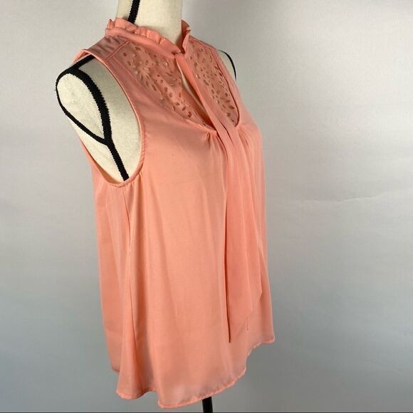 Maeve Anthropologie Laser Cut Flower Blouse Size Medium - Picture 3 of 4